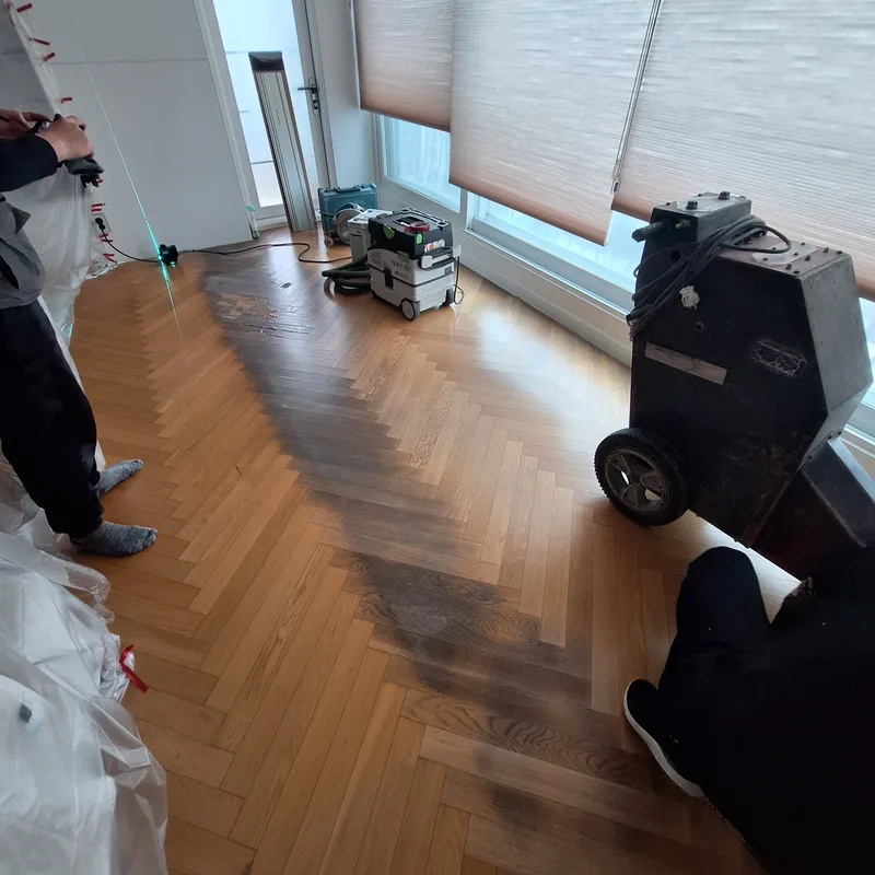 광명 아파트 강화마루 교체 시공 중